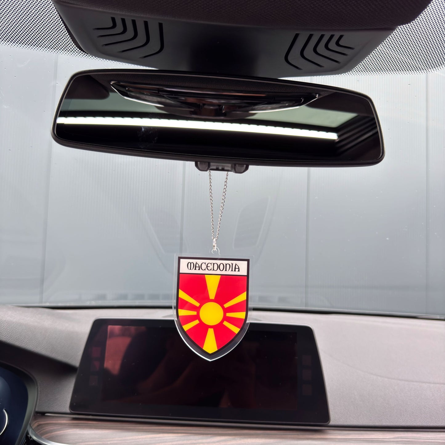 Mazedonien Wappen Farbig - Autospiegel-Anhänger + Kette