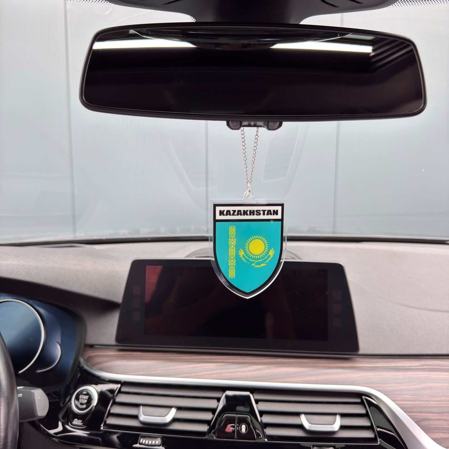 Kasachstan Wappen Farbig - Autospiegel-Anhänger + Kette