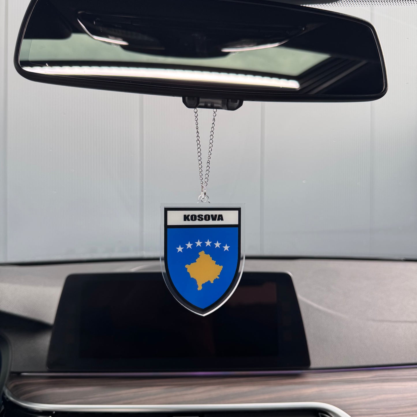 Kosovo Wappen Farbig - Autospiegel-Anhänger + Kette
